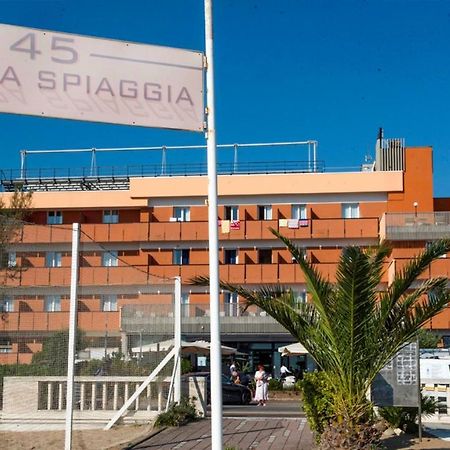 Park Hotel Rimini Bagian luar foto