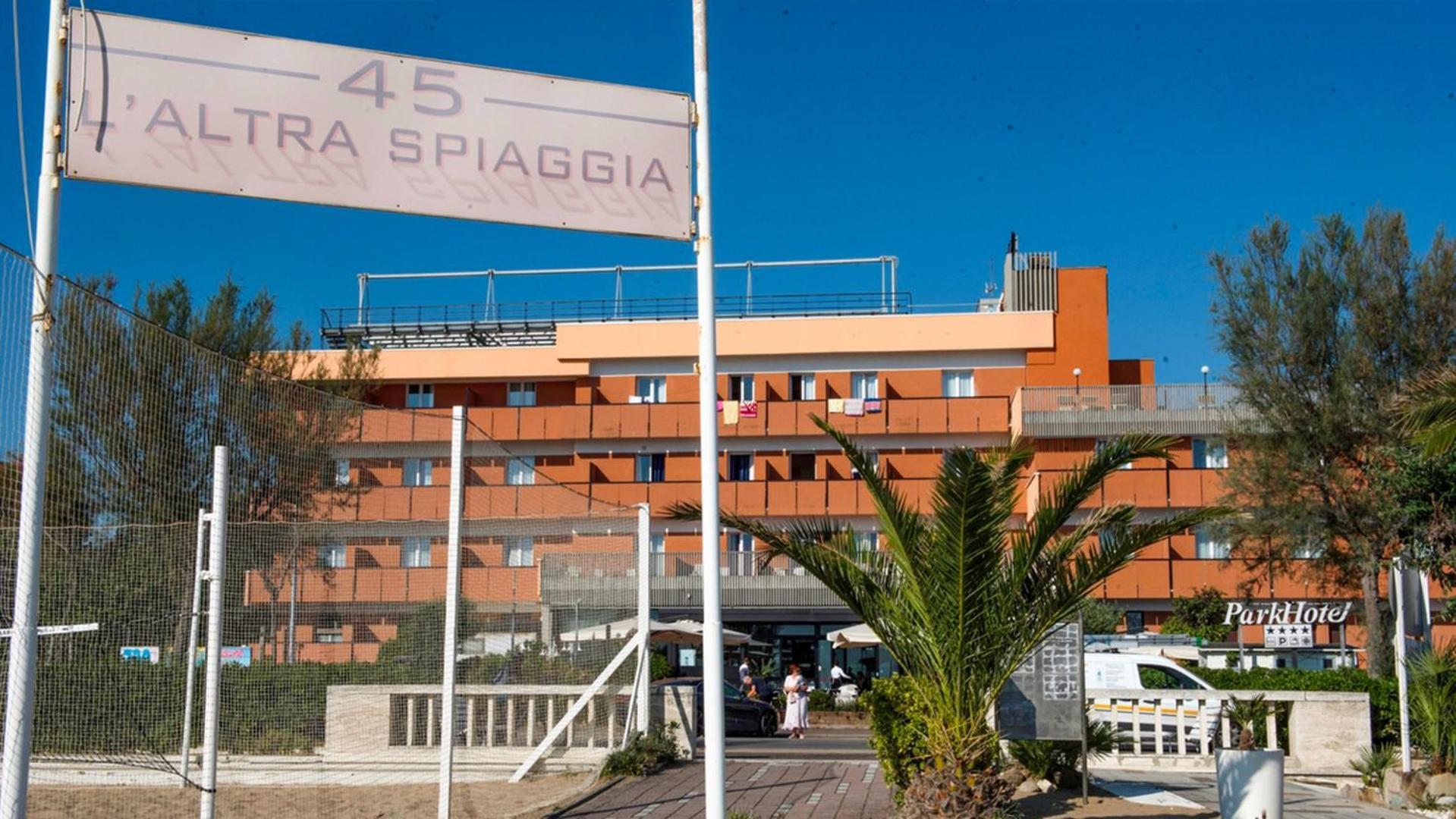 Park Hotel Rimini Bagian luar foto