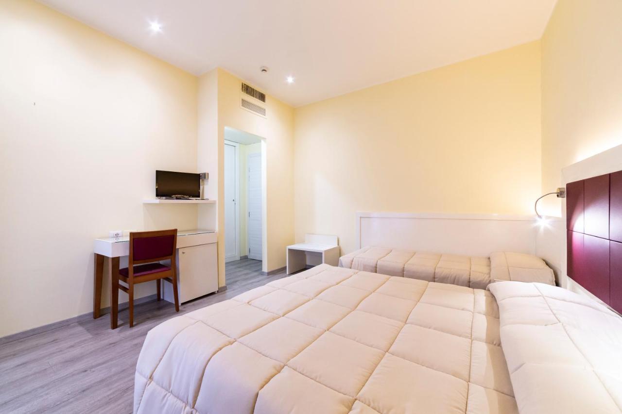 Park Hotel Rimini Bagian luar foto