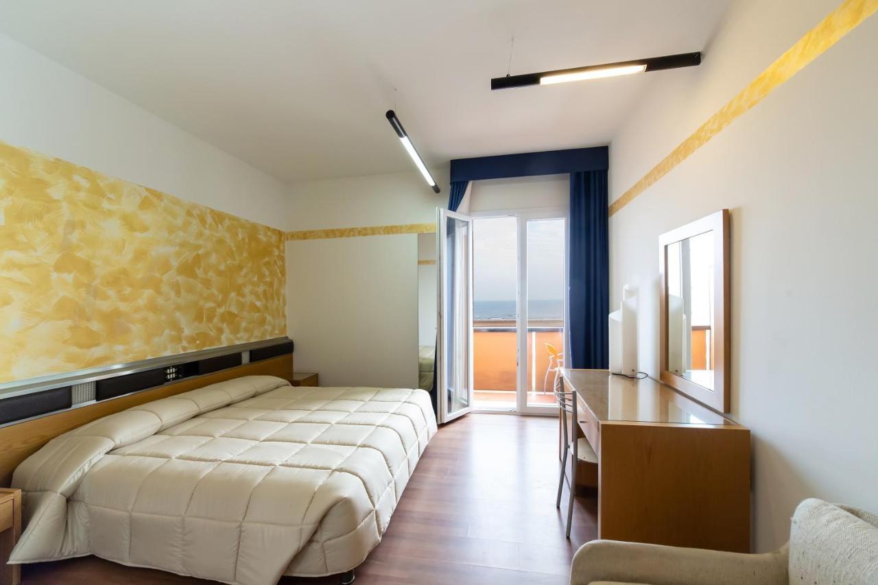 Park Hotel Rimini Bagian luar foto