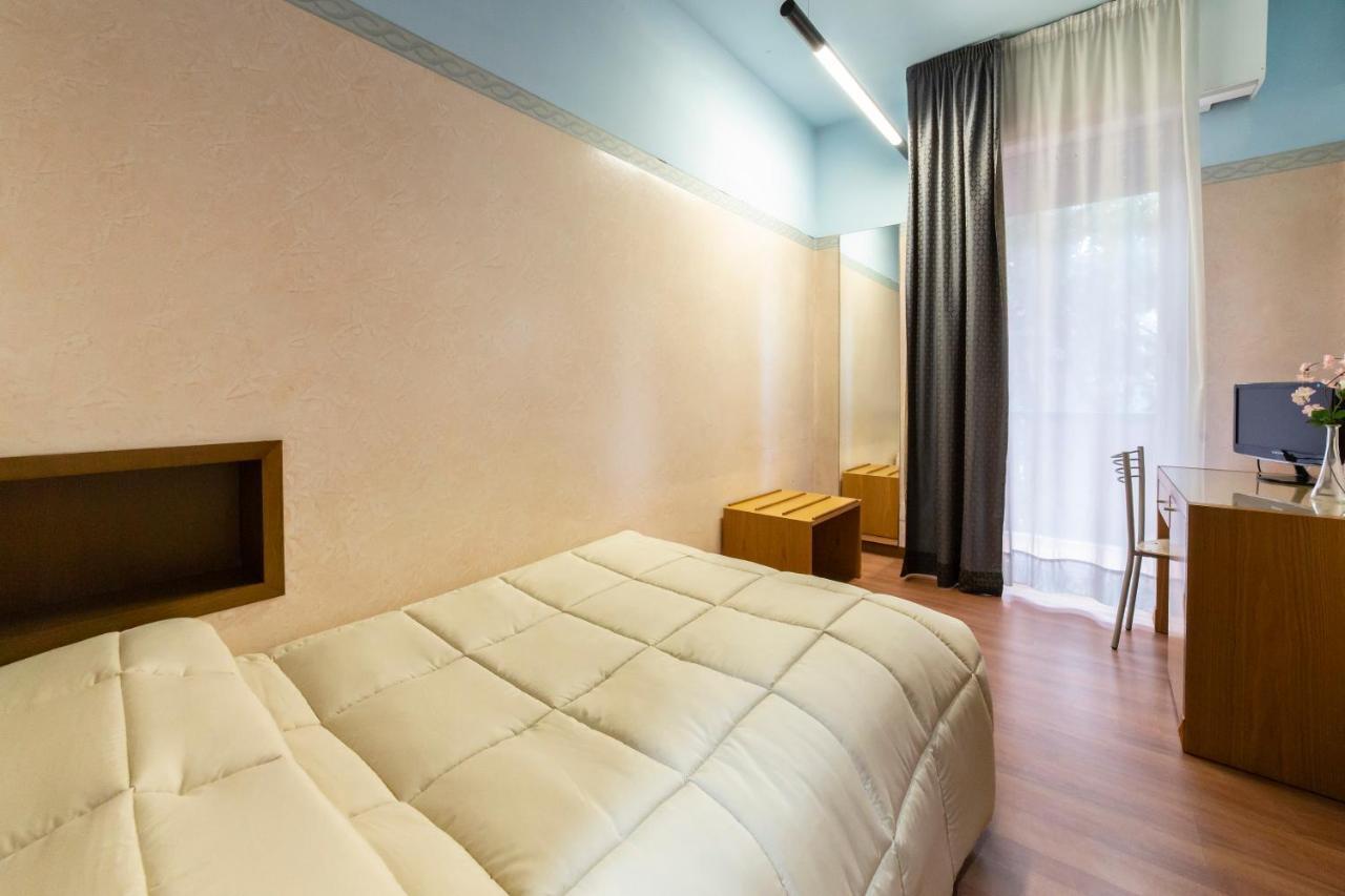 Park Hotel Rimini Bagian luar foto