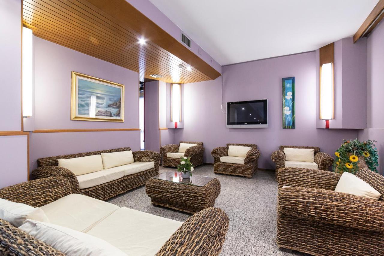 Park Hotel Rimini Bagian luar foto