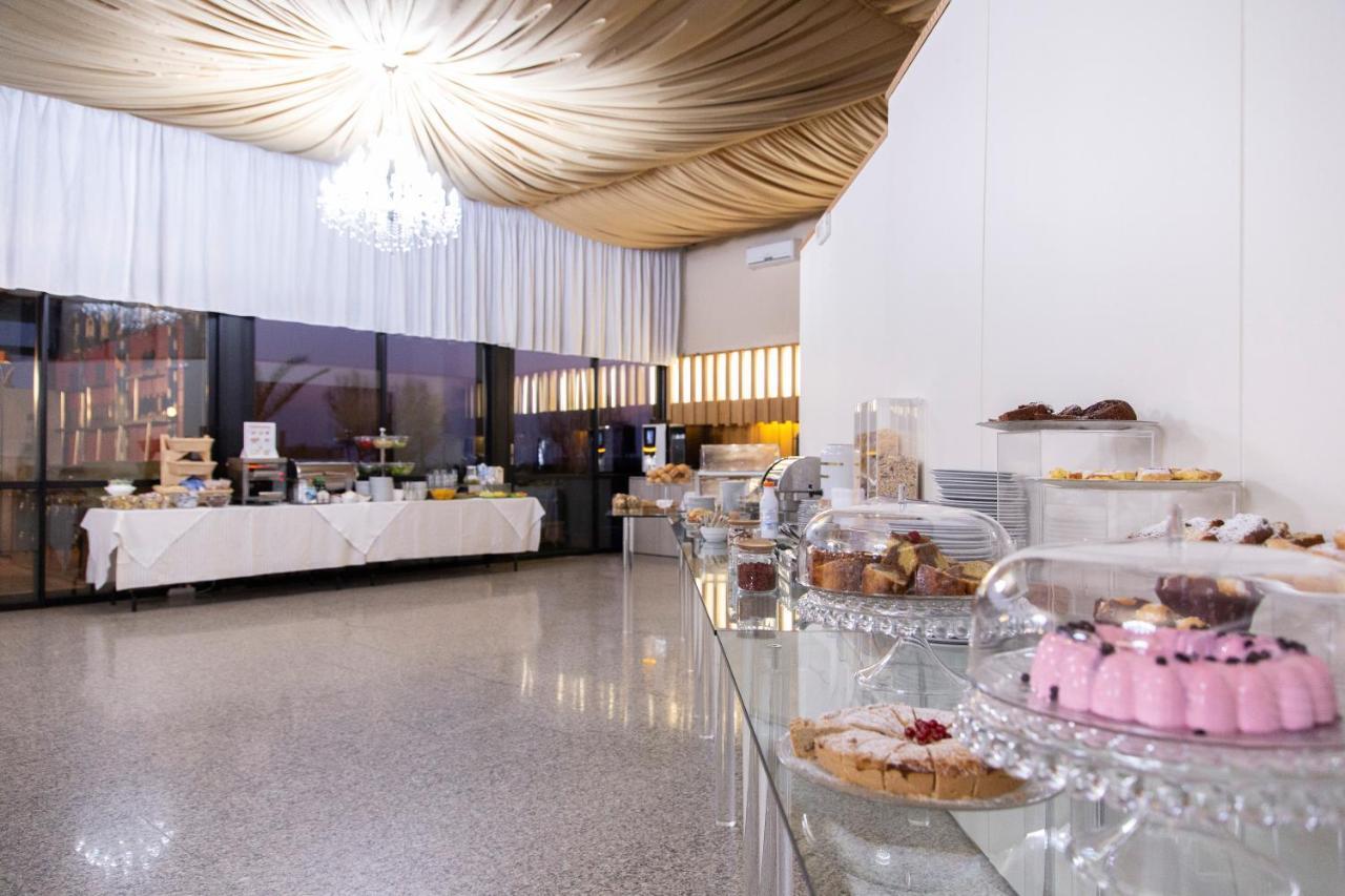 Park Hotel Rimini Bagian luar foto