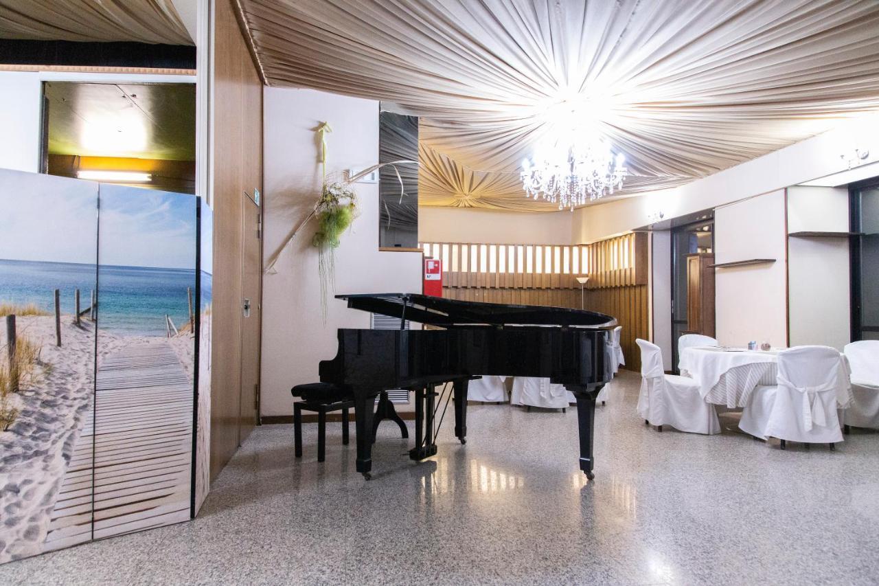 Park Hotel Rimini Bagian luar foto